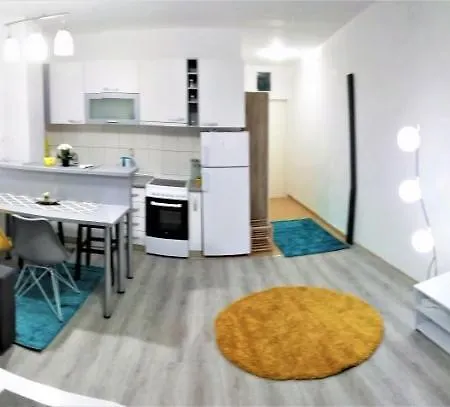 Stephanie Blue Apartment *